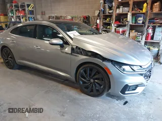 2019 Volkswagen Arteon SEL R-Line с VIN WVWSR7AN6KE027596, выставлен на аукционе IAAI как лот 41867588 с пробегом 57 319 миль миль и . История ставок и продаж доступна на DreamBid. Изображение 1.