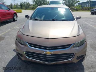 2018 Chevrolet Malibu LT with VIN 1G1ZD5ST1JF208525, listed as a IAAI auction lot 42055307 with 109,147 mi miles. Bid and sale history available at carsss.com. Image 6.