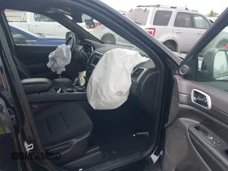 2020 Jeep Grand Cherokee Laredo z VIN 1C4RJFAG6LC239574, wystawiony jako IAAI lot #42347295 z przebiegiem 66 607 mil mil oraz . Historia ofert i sprzedaży dostępna na DreamBid. Obrazek 5.
