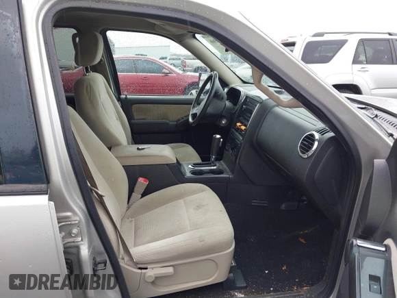 2008 Ford Explorer XLT with VIN 1FMEU73E68UA59595, listed as a IAAI auction lot 41785966 with 223,112 mi miles. Bid and sale history available at carsss.com. Image 5.