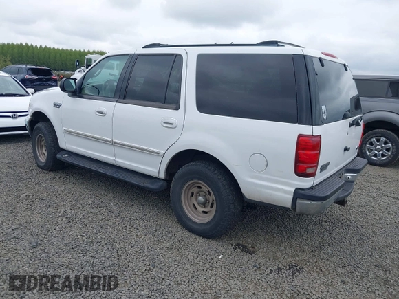 2000 Ford Expedition XLT with VIN 1FMRU1669YLA20475, listed as a IAAI auction lot 42090336 with 196,266 mi miles and . Bid and sale history available at DreamBid. Image 3.