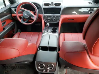 2021 Bentley Bentayga V8 z VIN SJAAM2ZV6MC033822, wystawiony jako Copart lot #60594003 z przebiegiem Nie podano mil oraz . Historia ofert i sprzedaży dostępna na DreamBid. Obrazek 8.
