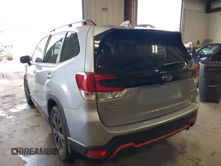 2019 Subaru Forester Sport with VIN JF2SKAPC6KH591322, listed as a IAAI auction lot 41981902 with 47,643 mi miles. Bid and sale history available at carsss.com. Image 3.