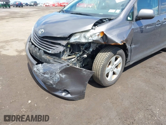 2015 Toyota Sienna LE AAS с VIN 5TDKK3DC6FS649056, выставлен на аукционе IAAI как лот 41978844 с пробегом 182 694 миль миль и . История ставок и продаж доступна на DreamBid. Изображение 6.