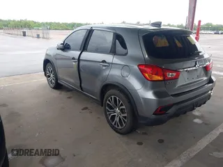 2018 Mitsubishi Outlander ES z VIN JA4AP3AU9JZ025019, wystawiony jako IAAI lot #42235095 z przebiegiem 71 671 mil mil oraz . Historia ofert i sprzedaży dostępna na DreamBid. Obrazek 3.