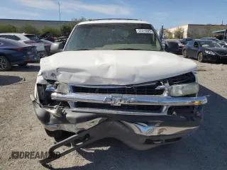 2001 Chevrolet Suburban LS with VIN 3GNEC16T81G222813, listed as a Copart auction lot 57213525 with 289,901 mi miles and Salvage title. Bid and sale history available at DreamBid. Image 5.