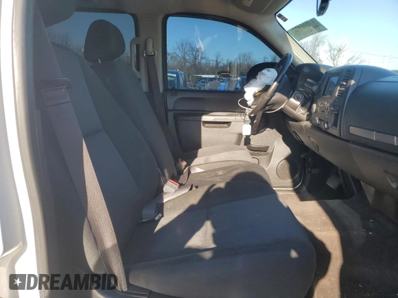 2013 Chevrolet Silverado 1500 LT with VIN 3GCPKSE71DG149447, listed as a Copart auction lot 44828265 with 231,538 mi miles and Salvage Title. Bid and sale history available at DreamBid. Image 7.