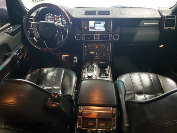2010 Land Rover Range Rover SC z VIN SALMF1E47AA316386, wystawiony jako Copart lot #47885225 z przebiegiem 149 463 mil mil oraz Czysty tytuł • Clean title. Historia ofert i sprzedaży dostępna na DreamBid. Obrazek 8.