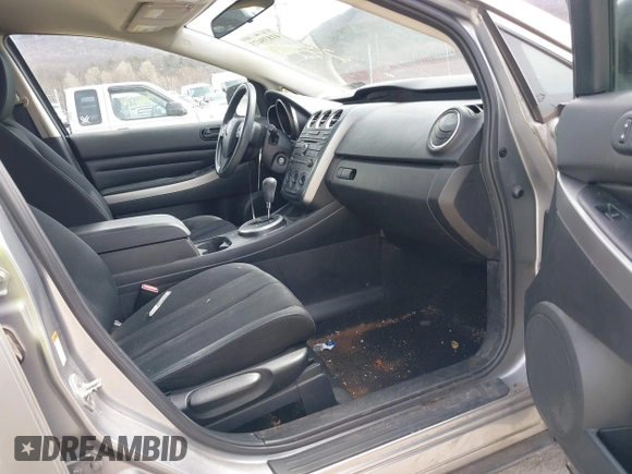 2010 Mazda CX-7 SV z VIN JM3ER2W58A0302929, wystawiony jako IAAI lot #41839473 z przebiegiem 163 416 mil mil oraz . Historia ofert i sprzedaży dostępna na DreamBid. Obrazek 5.