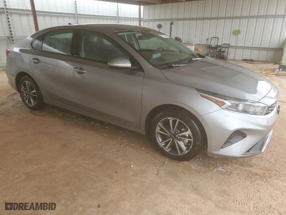 2024 Kia Forte LXS with VIN 3KPF24AD3RE784370, listed as a Copart auction lot 50981115 with 28,034 mi miles and Clean Title. Bid and sale history available at carsss.com. Image 4.