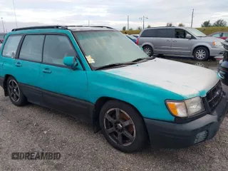 2001 Subaru Forester L with VIN JF1SF63551H762136, listed as a IAAI auction lot 40521706 with 0 mi miles. Bid and sale history available at carsss.com. Image 1.