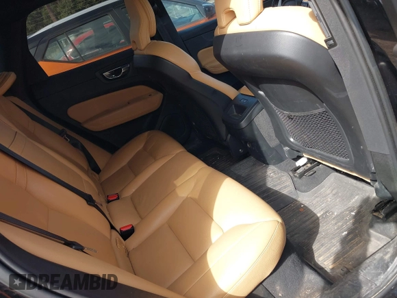 2020 Volvo XC60 Momentum с VIN YV4102RK5L1525071, выставлен на аукционе IAAI как лот 41470038 с пробегом 72 810 миль миль и . История ставок и продаж доступна на DreamBid. Изображение 8.