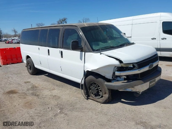 2014 Chevrolet Express Passenger LT with VIN 1GAZG1FG6E1181922, listed as a IAAI auction lot 41807855 with 42,907 mi miles. Bid and sale history available at carsss.com. Image 1.