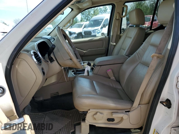 2008 Ford Explorer Sport Trac XLT z VIN 1FMEU51E58UA51947, wystawiony jako Copart lot #55703625 z przebiegiem 265 814 mil mil oraz Szkoda całkowita • Salvage title. Historia ofert i sprzedaży dostępna na DreamBid. Obrazek 7.