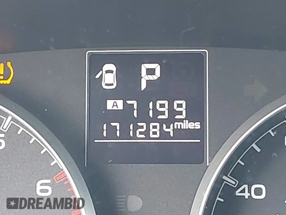 2014 Subaru Outback Premium with VIN 4S4BRBCC3E3288467, listed as a IAAI auction lot 41921864 with 171,264 mi miles and . Bid and sale history available at DreamBid. Image 15.