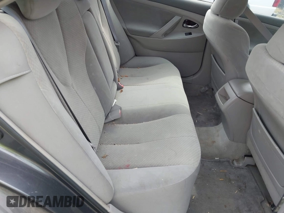 2007 Toyota Camry CE z VIN 4T1BE46K87U111100, wystawiony jako IAAI lot #42465375 z przebiegiem 162 703 mil mil oraz . Historia ofert i sprzedaży dostępna na DreamBid. Obrazek 8.