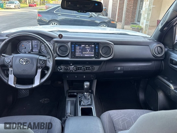 2017 Toyota Tacoma SR5 with VIN 5TFCZ5AN1HX116613, listed as a Copart auction lot 54272925 with 196,385 mi miles and Clean Title. Bid and sale history available at DreamBid. Image 9.