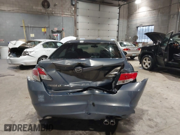 2011 Mazda Mazda6 i Sport with VIN 1YVHZ8BH8B5M04660, listed as a IAAI auction lot 41197819 with 195,178 mi miles. Bid and sale history available at carsss.com. Image 6.