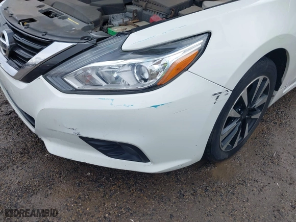 2018 Nissan Altima 2.5 SV with VIN 1N4AL3AP0JC190302, listed as a IAAI auction lot 41679072 with 84,133 mi miles. Bid and sale history available at carsss.com. Image 21.