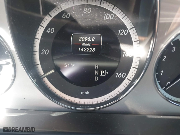 2013 Mercedes-Benz E-Class E 350 Luxury with VIN WDDHF8JB2DA742471, listed as a IAAI auction lot 41691171 with 142,228 mi miles. Bid and sale history available at carsss.com. Image 16.