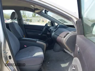 2004 Toyota Prius with VIN JTDKB20U240058943, listed as a IAAI auction lot 42103528 with 257,923 mi miles. Bid and sale history available at carsss.com. Image 5.