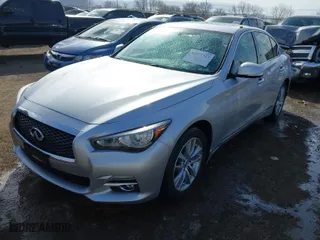 2015 Infiniti Q50 Premium with VIN JN1BV7AR4FM424012, listed as a IAAI auction lot 41821323 with 154,110 mi miles. Bid and sale history available at carsss.com. Image 2.