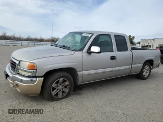2004 GMC Sierra 1500 SLE with VIN 2GTEC19V741276378, listed as a Copart auction lot 44462025 with Not Provided miles and Salvage Title. Bid and sale history available at DreamBid. Image 1.