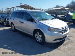 2013 Honda Odyssey LX with VIN 5FNRL5H26DB066917, listed as a IAAI auction lot 41760411 with 137,467 mi miles. Bid and sale history available at carsss.com. Image 1.