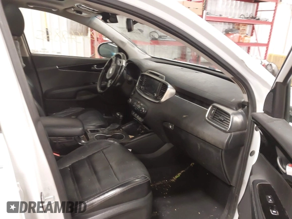2018 Kia Sorento SX with VIN 5XYPKDA58JG414522, listed as a IAAI auction lot 41548855 with 157,725 mi miles and . Bid and sale history available at carsss.com. Image 5.