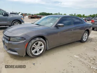 2015 Dodge Charger SE z VIN 2C3CDXBG3FH742258, wystawiony jako Copart lot #59987575 z przebiegiem 131 671 mil mil oraz Czysty tytuł • Clean title. Historia ofert i sprzedaży dostępna na DreamBid. Obrazek 1.