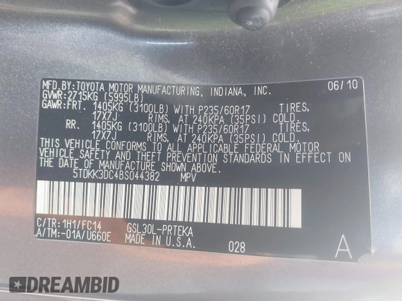 2011 Toyota Sienna LE AAS with VIN 5TDKK3DC4BS044382, listed as a IAAI auction lot 39280364 with 104,262 mi miles. Bid and sale history available at carsss.com. Image 9.