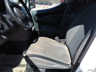 2017 Nissan NV200 S z VIN 3N6CM0KN1HK718121, wystawiony jako IAAI lot #41750406 z przebiegiem 95 249 mil mil oraz . Historia ofert i sprzedaży dostępna na DreamBid. Obrazek 5.