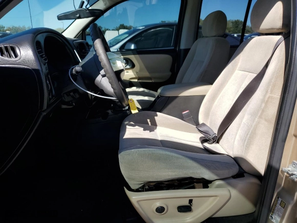 2005 Chevrolet TrailBlazer LS with VIN 1GNDS13S652318576, listed as a Copart auction lot 45688155 with NaN miles and Salvage Title. Bid and sale history available at carsss.com. Image 7.