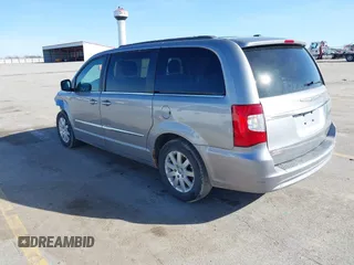 2013 Chrysler Town & Country Touring-L with VIN 2C4RC1CG6DR650928, listed as a IAAI auction lot 41740639 with 198,678 mi miles. Bid and sale history available at carsss.com. Image 3.