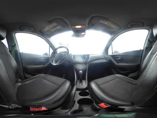 2019 Chevrolet Trax LT z VIN KL7CJLSB1KB961043, wystawiony jako IAAI lot #42227797 z przebiegiem 110 595 mil mil oraz . Historia ofert i sprzedaży dostępna na DreamBid. Obrazek 18.