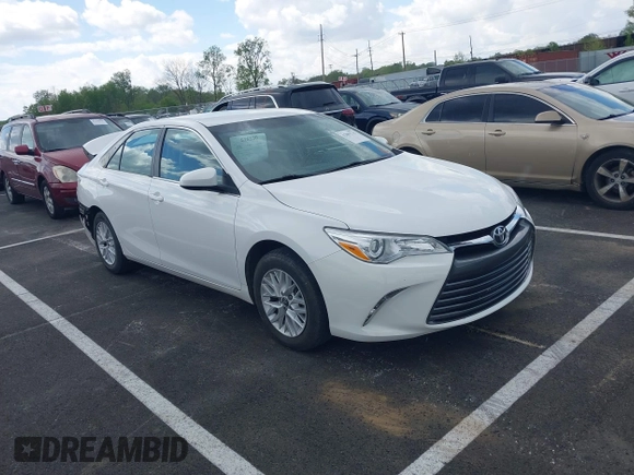 2017 Toyota Camry XLE with VIN 4T1BF1FK2HU633363, listed as a IAAI auction lot 42007735 with 95,199 mi miles. Bid and sale history available at carsss.com. Image 1.