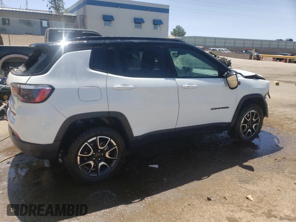 2025 Jeep Compass Trailhawk with VIN 3C4NJDDN2ST533537, listed as a Copart auction lot 61374825 with 8,889 mi miles and Clean title. Bid and sale history available at DreamBid. Image 3.