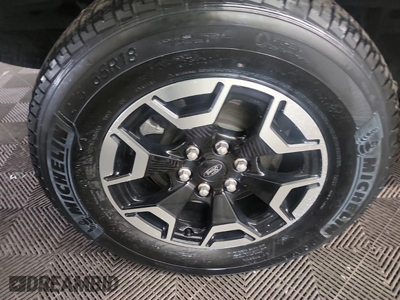 2023 Ford F-150 Lightning Pro z VIN 1FTVW1EL0PWG02840, wystawiony jako IAAI lot #42379448 z przebiegiem 52 710 mil mil oraz . Historia ofert i sprzedaży dostępna na DreamBid. Obrazek 18.