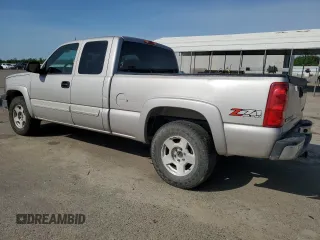 2005 Chevrolet Silverado 1500 LS z VIN 1GCEK19T55E193176, wystawiony jako Copart lot #52181185 z przebiegiem 418 180 mil mil oraz Czysty tytuł • Clean title. Historia ofert i sprzedaży dostępna na DreamBid. Obrazek 2.