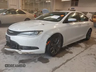 2015 Chrysler 200 S with VIN 1C3CCCBG4FN600570, listed as a IAAI auction lot 41964364 with 1 mi miles. Bid and sale history available at carsss.com. Image 17.