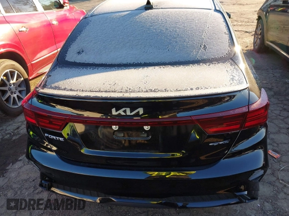 2023 Kia Forte GT-Line z VIN 3KPF54AD2PE556767, wystawiony jako IAAI lot #41245293 z przebiegiem 25 106 mil mil oraz . Historia ofert i sprzedaży dostępna na DreamBid. Obrazek 16.