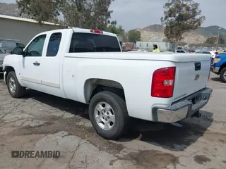 2008 Chevrolet Silverado 1500 1LT with VIN 1GCEC19JX8Z313921, listed as a IAAI auction lot 41902153 with 180,265 mi miles and . Bid and sale history available at DreamBid. Image 3.