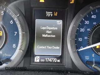 2018 Toyota Sienna LE Auto Access Seat with VIN 5TDKZ3DC2JS915905, listed as a IAAI auction lot 42027300 with 174,770 mi miles. Bid and sale history available at carsss.com. Image 15.