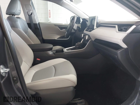 2024 Toyota RAV4 XLE Premium z VIN 2T3C1RFV0RC284225, wystawiony jako IAAI lot #42278949 z przebiegiem 15 765 mil mil oraz . Historia ofert i sprzedaży dostępna na DreamBid. Obrazek 5.