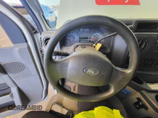 2009 Ford Econoline Cargo z VIN 1FTNE24L39DA13631, wystawiony jako IAAI lot #42563186 z przebiegiem 140 603 mil mil oraz . Historia ofert i sprzedaży dostępna na DreamBid. Obrazek 31.