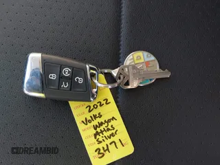 2022 Volkswagen Atlas 3.6L V6 SE w/Technology with VIN 1V2KR2CA3NC553471, listed as a IAAI auction lot 41676244 with 39,520 mi miles. Bid and sale history available at carsss.com. Image 11.
