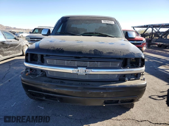 2001 Chevrolet Silverado 1500HD LS z VIN 1GCGC13U11F200328, wystawiony jako Copart lot #79548524 z przebiegiem 225 971 mil mil oraz Szkoda całkowita • Salvage title. Historia ofert i sprzedaży dostępna na DreamBid. Obrazek 5.