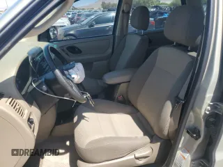 2004 Ford Escape с VIN 1FMCU02174KA61651, выставлен на аукционе Copart как лот 58813955 с пробегом 130 689 миль миль и Списание • Salvage title. История ставок и продаж доступна на DreamBid. Изображение 7.