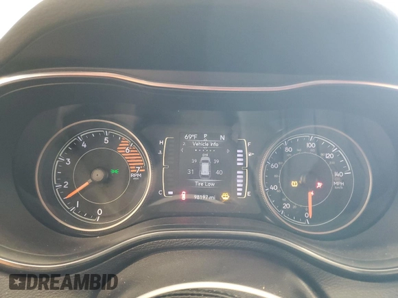 2019 Jeep Cherokee Altitude with VIN 1C4PJMLN8KD386205, listed as a Copart auction lot 54551055 with 98,197 mi miles and Salvage Title. Bid and sale history available at DreamBid. Image 9.