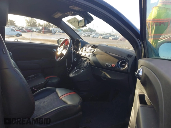 2013 FIAT 500e с VIN 3C3CFFGE7DT744353, выставлен на аукционе IAAI как лот 42257126 с пробегом 61 567 миль миль и . История ставок и продаж доступна на DreamBid. Изображение 5.